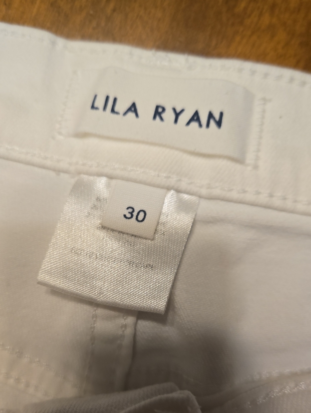 LILA RYAN White Cotton Stretch Jean Shorts 3" - Picture 4 of 4